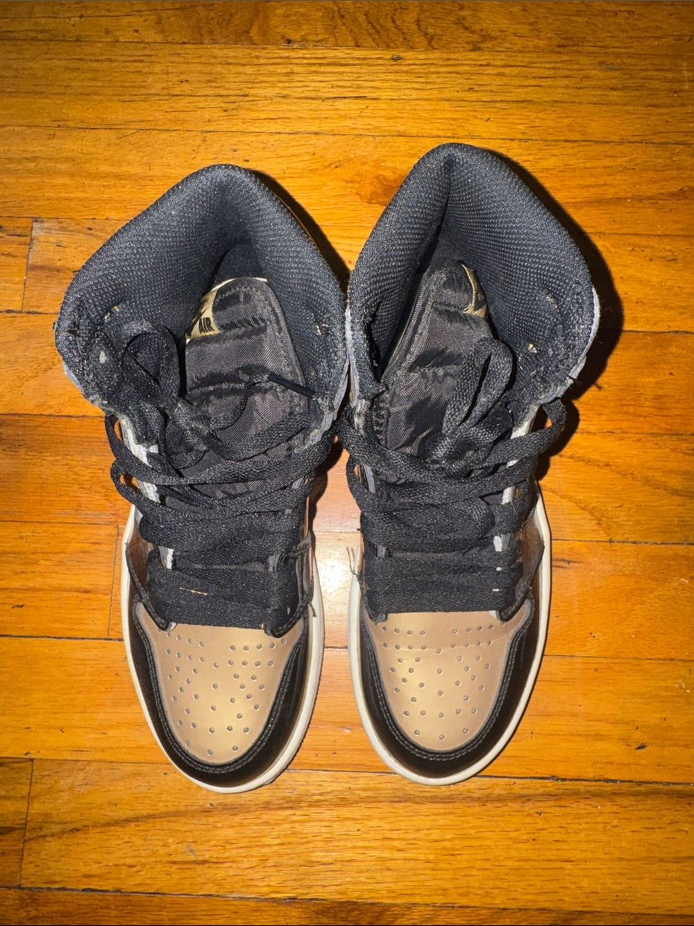 Air Jordan 1 Retro High OG NRG 'Gold Toe'